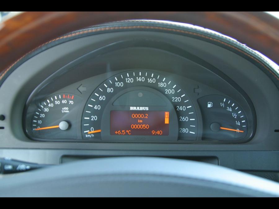  Mercedes-Benz G V12 by Brabus 2004 года  (фото 3 из 7)